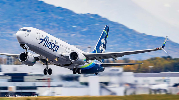 Alaska Airlines Boeing - 737