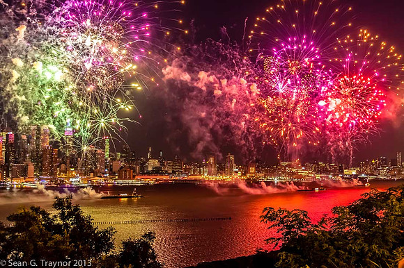 2013-07 NYC_Fireworks-107a