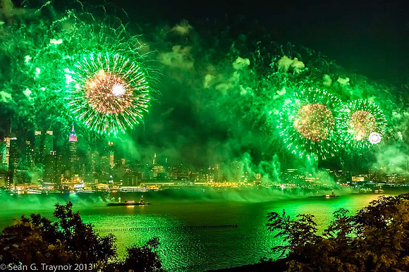 2013-07 NYC_Fireworks-122a