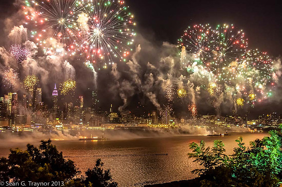 2013-07 NYC_Fireworks-129a